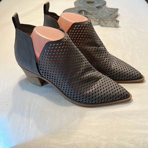 Dolce Vita Gray Ankle Boots Sz 8.5